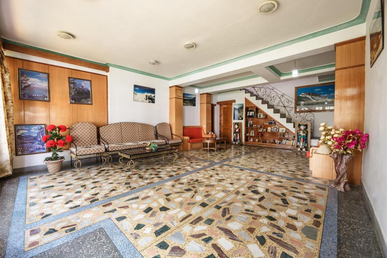 Hotel Asia ليه المظهر الخارجي الصورة