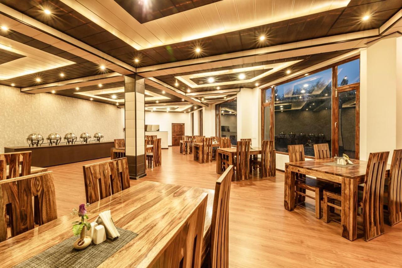 Hotel Asia ليه المظهر الخارجي الصورة